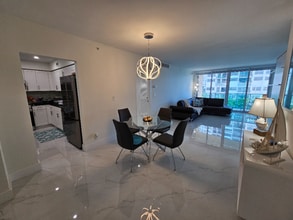 2501 S Ocean Dr in Hollywood, FL - Building Photo - Building Photo