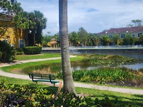 1029 Pipers Cay Dr in West Palm Beach, FL - Building Photo - Building Photo