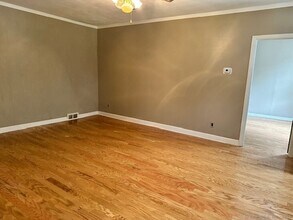 109 Central Ave in Wolcott, CT - Building Photo - Building Photo