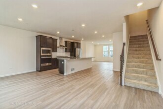 155 Yorktown Ct in Libertyville, IL - Building Photo - Building Photo