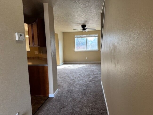 1373 SW 27th St in Redmond, OR - Building Photo - Building Photo