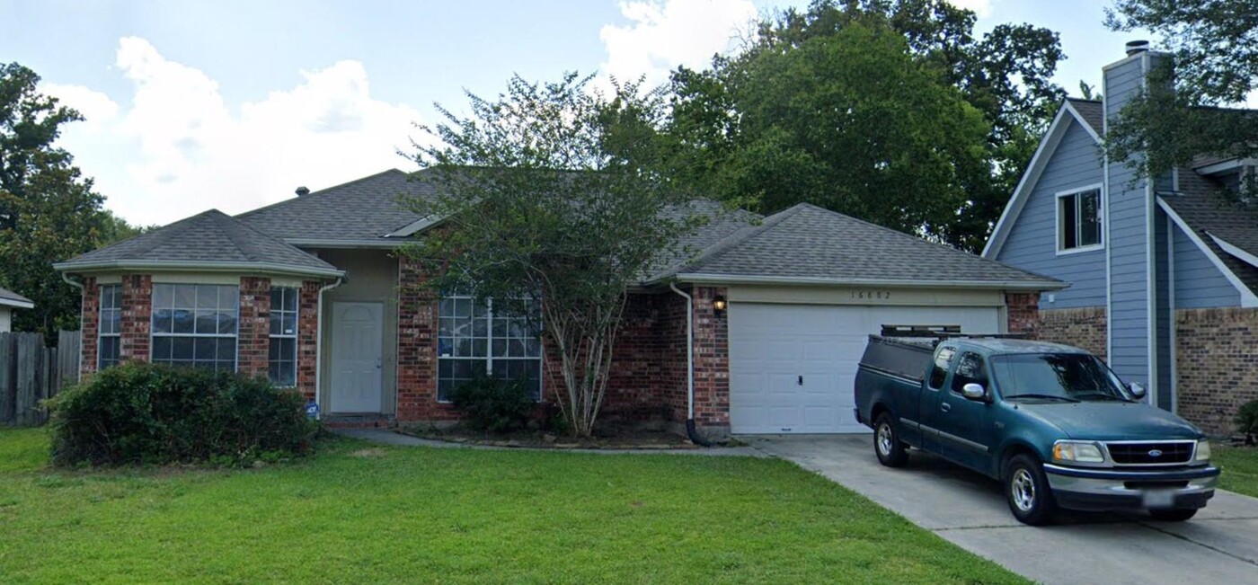 16882 Blue Jay St in Conroe, TX - Building Photo