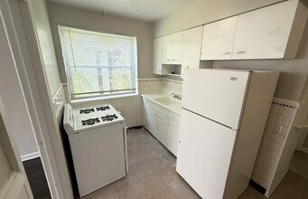 Clifton 3025 in Cincinnati, OH - Building Photo - Interior Photo