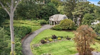 74 S Mountain Ave in Montclair, NJ - Building Photo