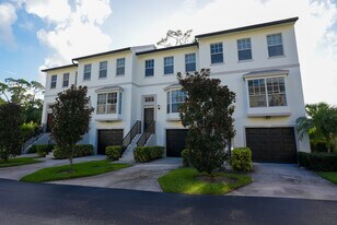 1620 42nd Square in Vero Beach, FL - Building Photo