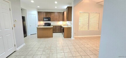 7054 Lakeside Dr in Niagara Falls, NY - Building Photo - Building Photo