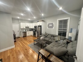 1621 Tremont St, Unit 4 Apartamentos