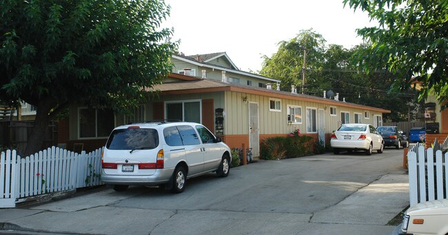 228-230 Selwyn Dr in Milpitas, CA - Building Photo - Building Photo