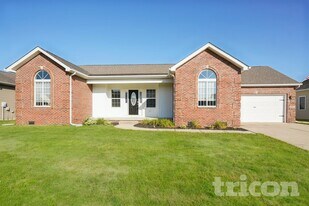 4682 Bayview Dr in Columbus, IN - Building Photo