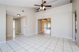 1659 Sunburst Way in Kissimmee, FL - Building Photo - Building Photo