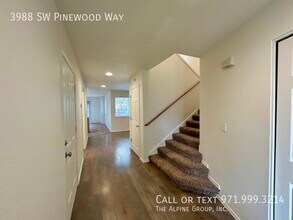 3988 SW Pinewood Way in Beaverton, OR - Building Photo - Building Photo