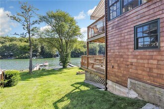 39 Cedar Dr in Danbury, CT - Building Photo - Building Photo