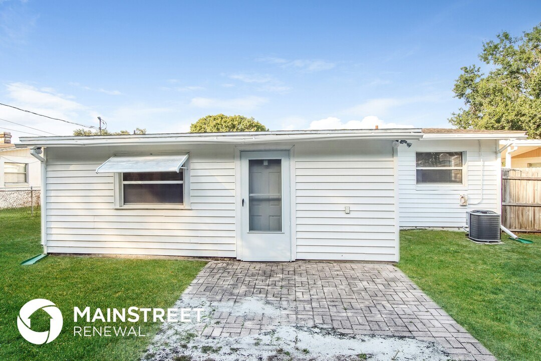 2365 Dordon Dr in Melbourne, FL - Building Photo