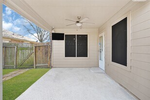 15911 Breanna Ln in Houston, TX - Building Photo