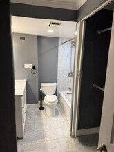 1435 4th St SW, Unit B201 in Washington, DC - Building Photo - Building Photo