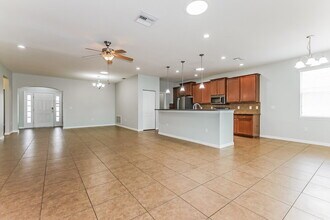 6442 Twin Bridges Dr in Zephyrhills, FL - Building Photo - Building Photo
