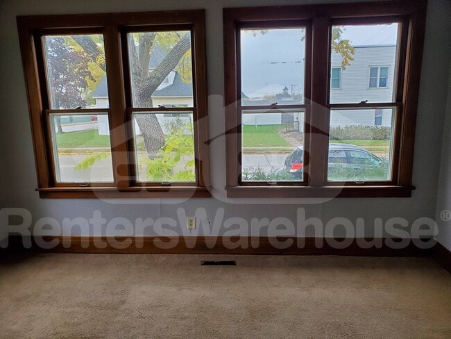 407 N Elm Ave in Owatonna, MN - Building Photo - Building Photo