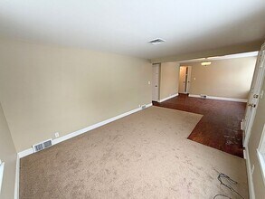 3908 Hanlin Way in Weirton, WV - Building Photo - Building Photo