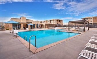 Coyote Creek in Washington, UT - Building Photo