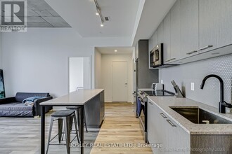 704-1808 ST CLAIR Ave in Toronto, ON - Building Photo - Building Photo