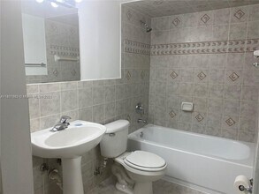 9525 SW 138th Pl in Miami, FL - Building Photo - Building Photo
