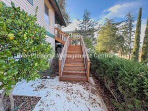 1960 Wood Duck Ln in Paso Robles, CA - Building Photo - Building Photo