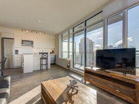 4733 Hazel St, Unit SI ID1521439P in Burnaby, BC - Building Photo