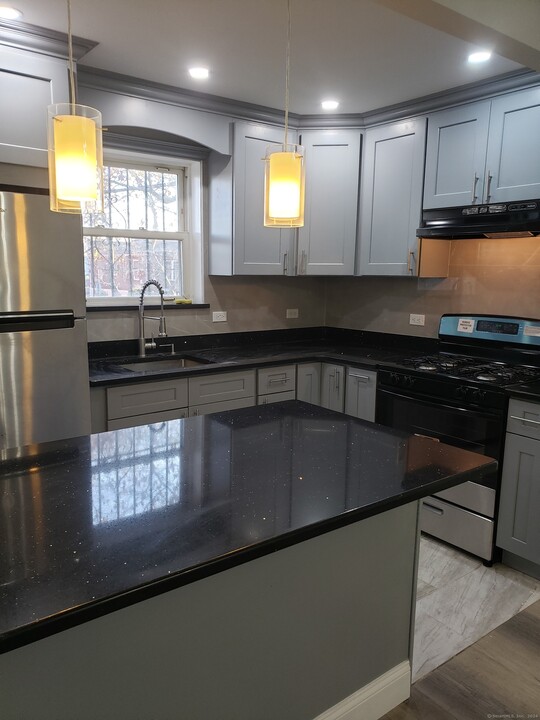 3601 Palmer Ave-Unit -#1 in Bronx, NY - Building Photo