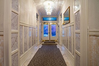 Alexander Apartments in Seattle, WA - Foto de edificio - Interior Photo