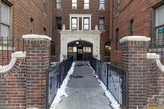 6801 19th Ave in Brooklyn, NY - Foto de edificio - Building Photo