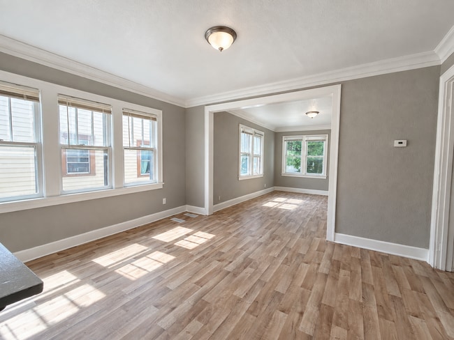 3016 S Hanson Ave, Unit 3016 S Hanson Ave - Upper Unit