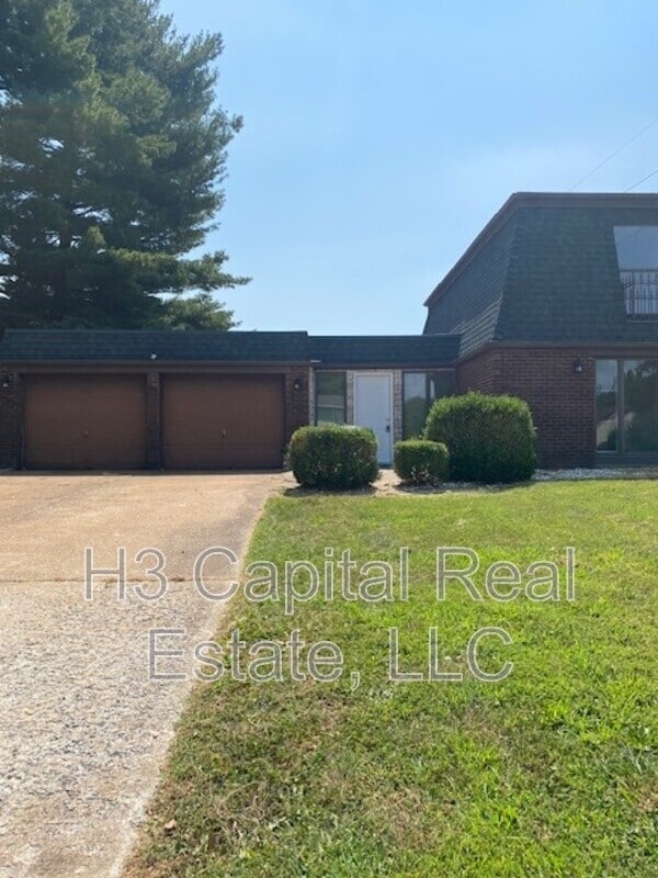 property at 200 Lake Forest Dr