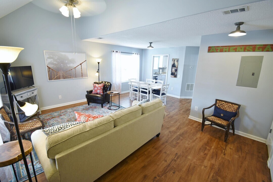 397 Bridgewater Cir in Athens, GA - Building Photo