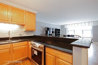 777 N Michigan Ave in Chicago, IL - Building Photo - Building Photo
