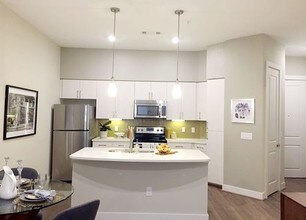 150 West Sam Houston Pkwy N in Houston, TX - Building Photo - Building Photo