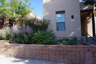 4 Avenida Vista Esquisita in Santa Fe, NM - Building Photo - Building Photo