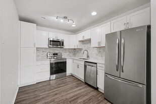 1119 E McMillan St in Cincinnati, OH - Building Photo