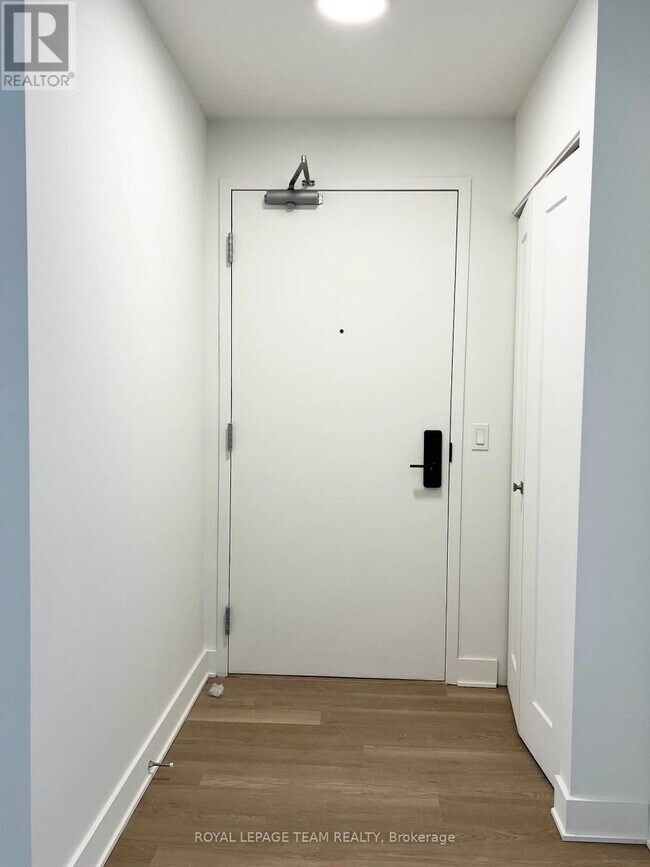 1655 Carling Ave in Ottawa, ON - Building Photo - Building Photo