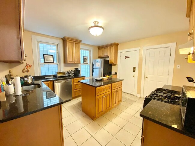 8 Eldora St, Unit 1 in Boston, MA - Building Photo - Building Photo