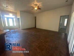 978 N Las Entradas Dr in Washington, UT - Building Photo - Building Photo