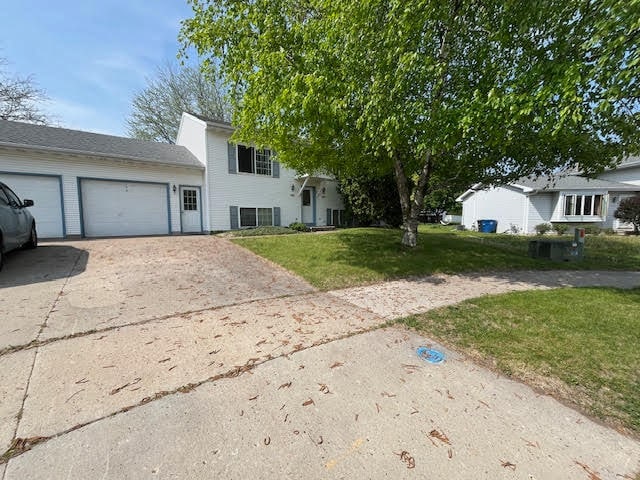 1182 Blossom Ct