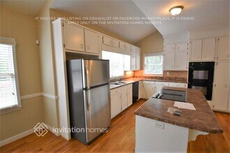5055 Shadow Path Ln SW in Lilburn, GA - Foto de edificio - Building Photo