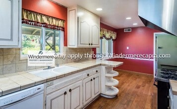 1751 Eastern Ave in Sacramento, CA - Building Photo - Building Photo