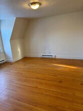 43 Sutton St, Unit 43B in Northbridge, MA - Foto de edificio - Building Photo