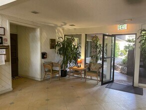 500 S Oak Knoll Ave in Pasadena, CA - Building Photo - Building Photo