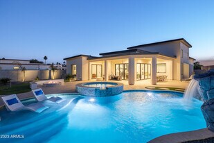 13648 N 88th Pl in Scottsdale, AZ - Building Photo