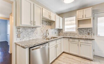 1932 Hassett Ave in Las Vegas, NV - Building Photo - Building Photo