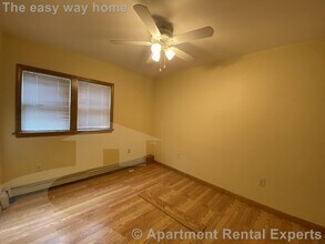 64 Paris St in Medford, MA - Foto de edificio - Building Photo