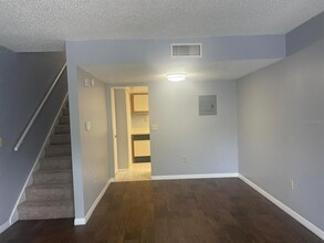 4117 S Semoran Blvd in Orlando, FL - Building Photo - Building Photo
