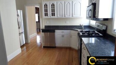 11 Cambria St in Somerville, MA - Building Photo - Building Photo